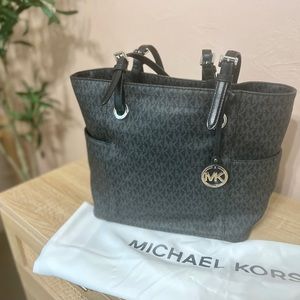 Michael Kors black hand bag